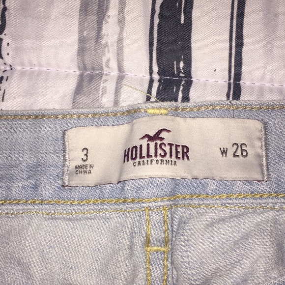 ✅Hollister Distressed Jeans - Picture 4 of 5